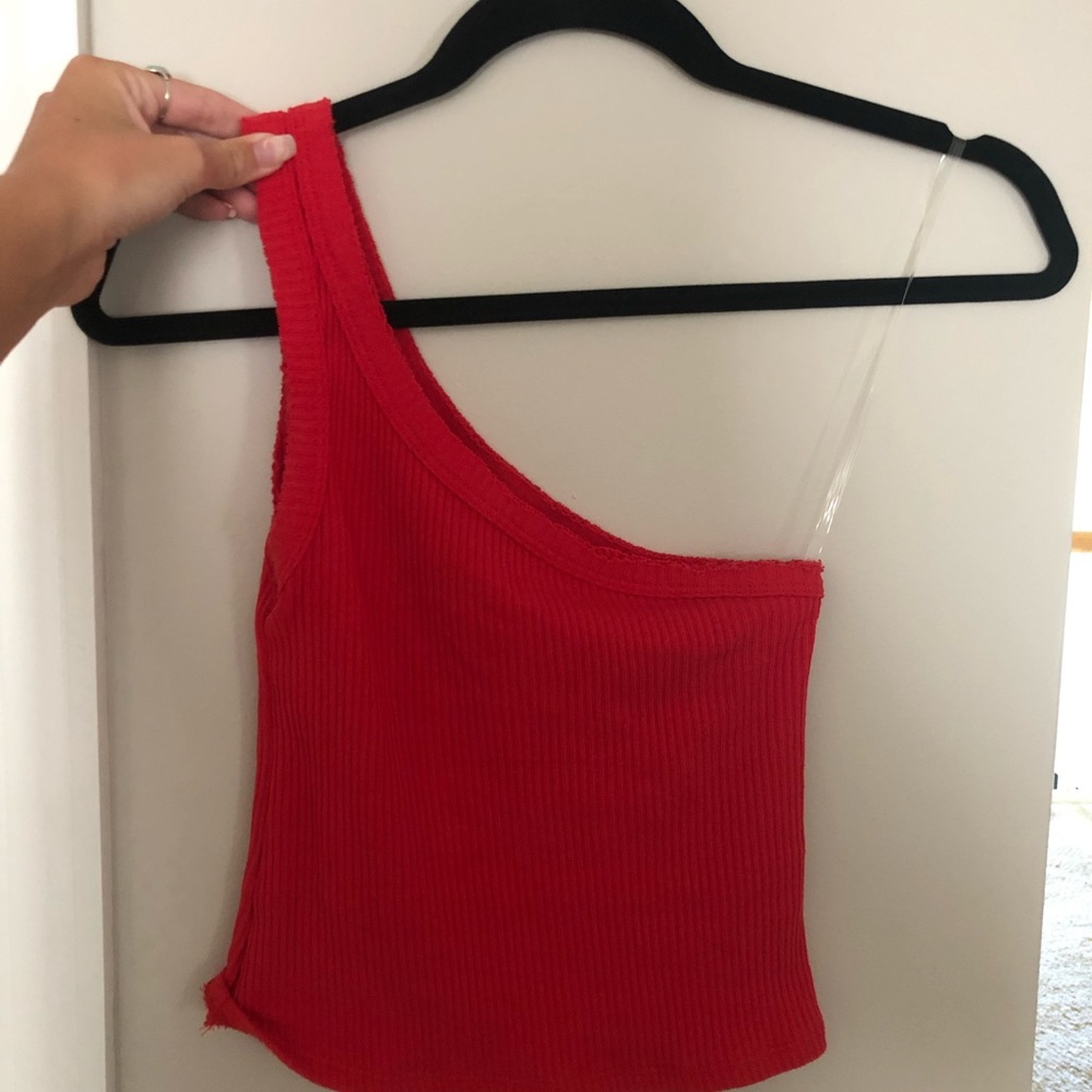 One shoulder top